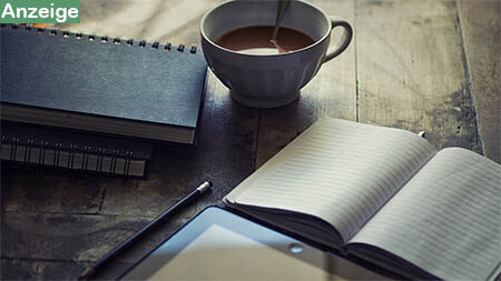 lernen-hausarbeit-tablet-kaffee