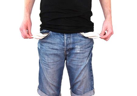 mann hosentaschen aussen kein geld