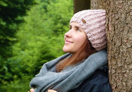 frau wald zufrieden