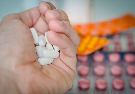 schmerztabletten handvoll