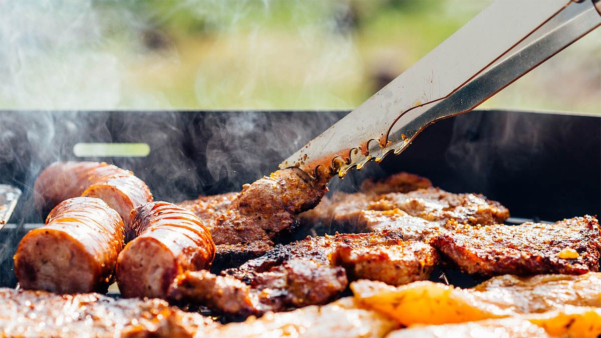 grillen wuerstchen steaks