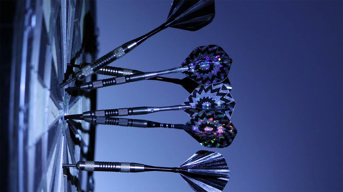 dartscheibe-pfeile-blau