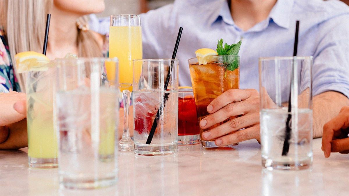 party freunde trinken
