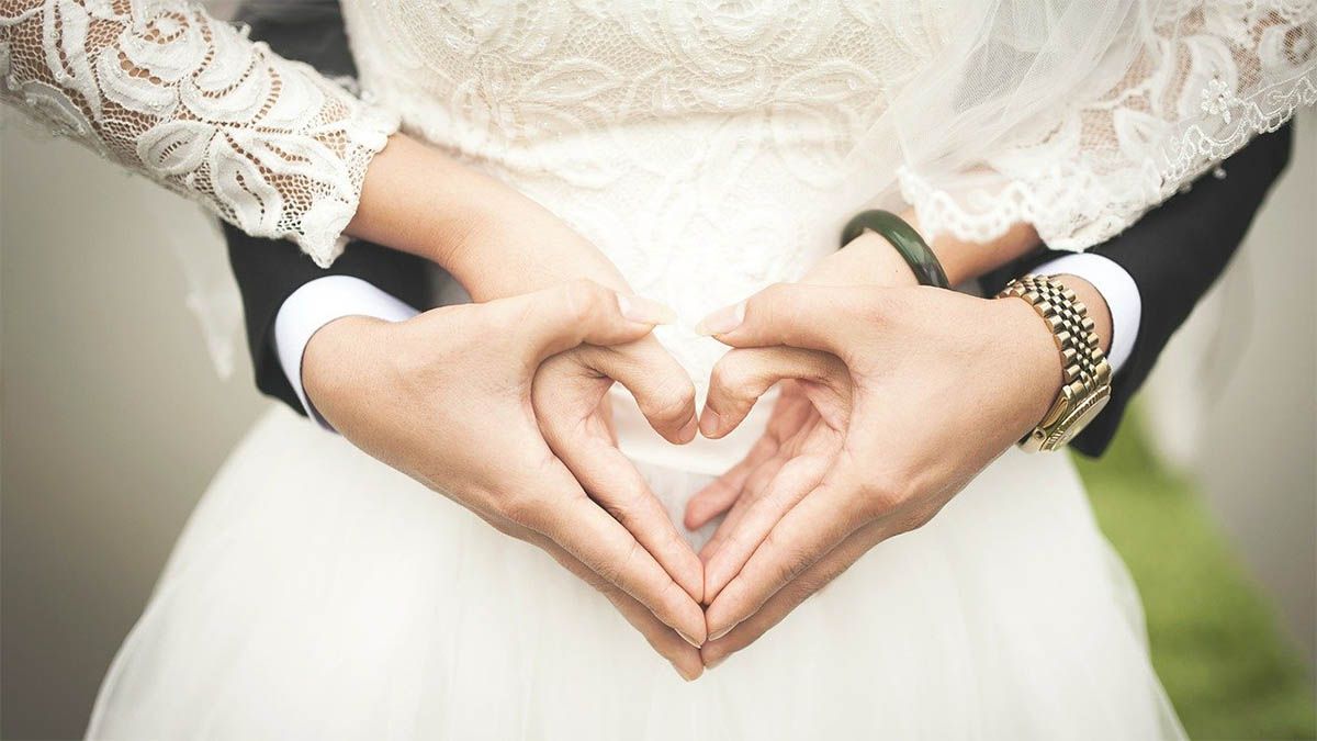 hochzeit haende mann frau herz