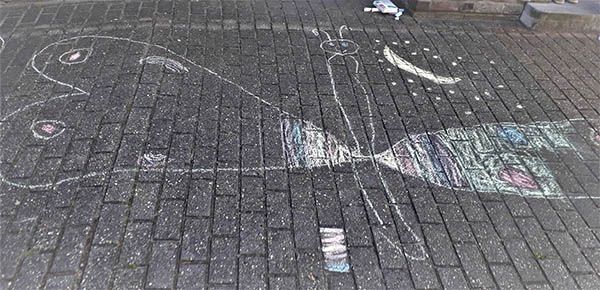 strasse kreidezeichnung corona