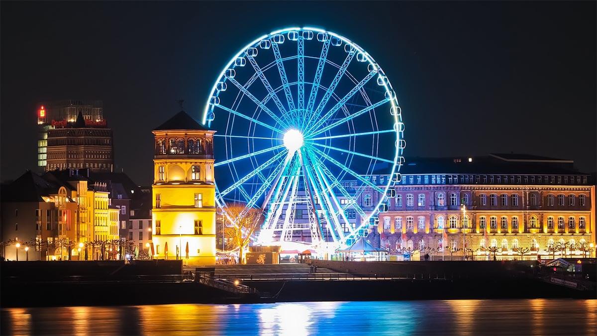 dueseldorf skyline riesenrad nacht