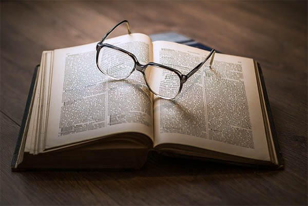 buch brille klein