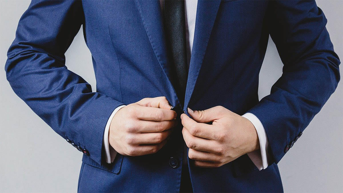 Wie macht man Karriere? karriere-businessman-anzug
