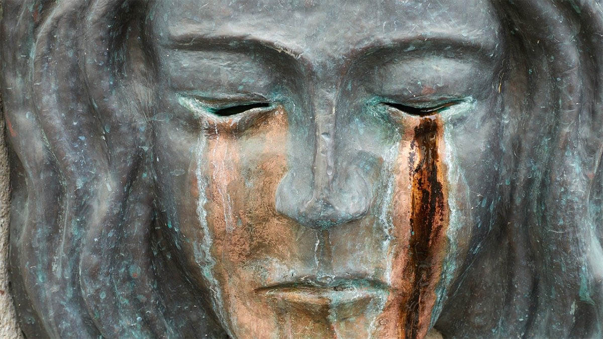 Wenn die Seele weint skulptur-traenen-aus-den-augen