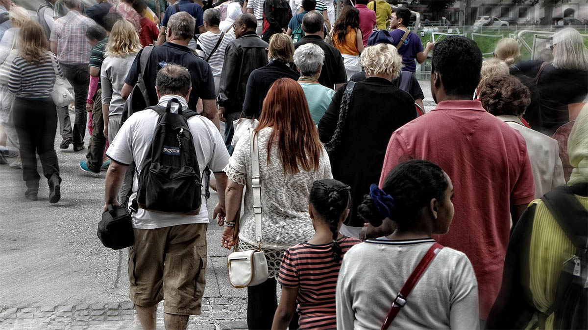 reizueberflutung-viele-menschen