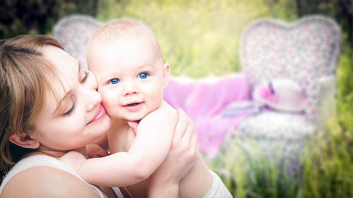 junge-mutter-mit-baby