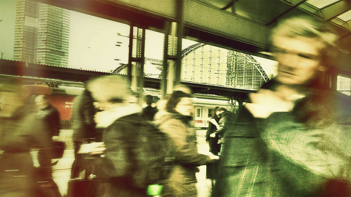 stress-verschwommen-bahnhof