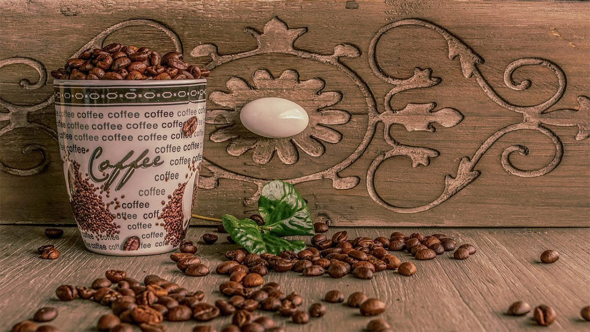 kaffeetasse kaffeeblatt an