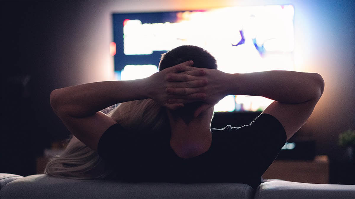 fernsehen mann frau an