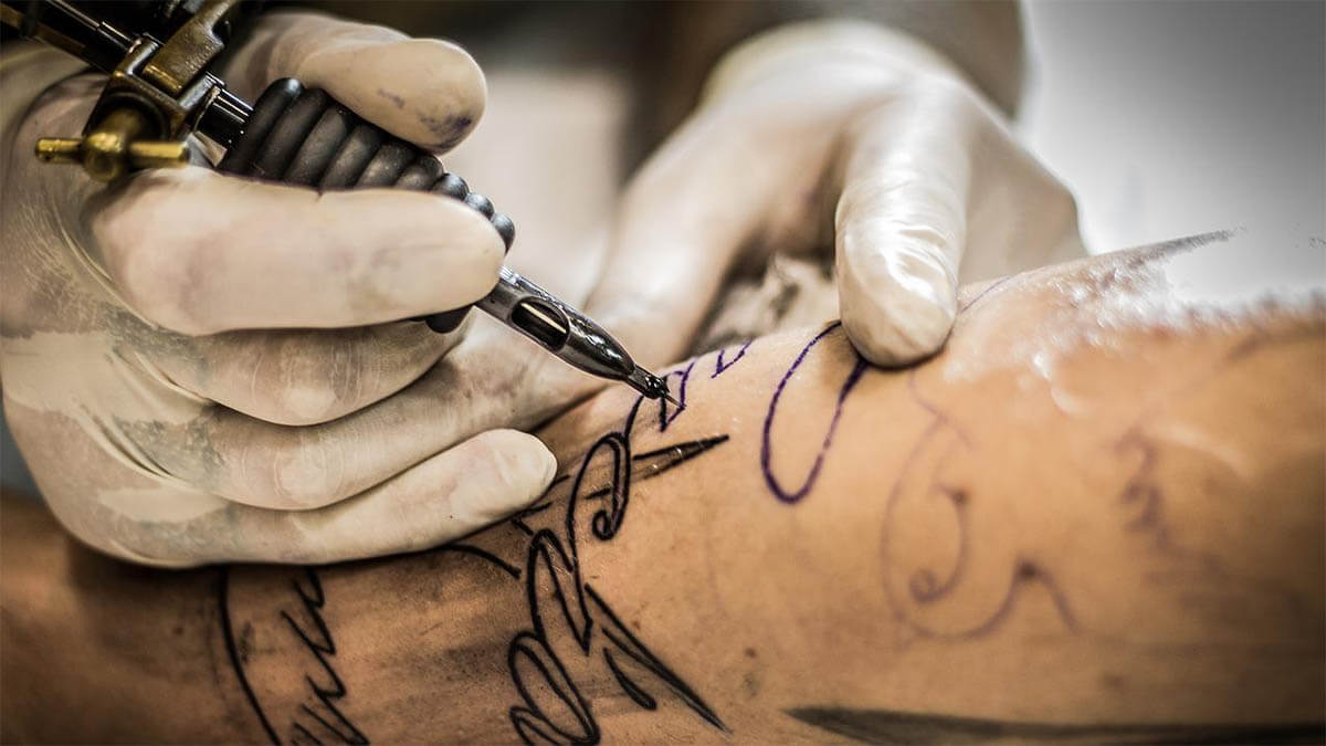 tattoo kuenstler an