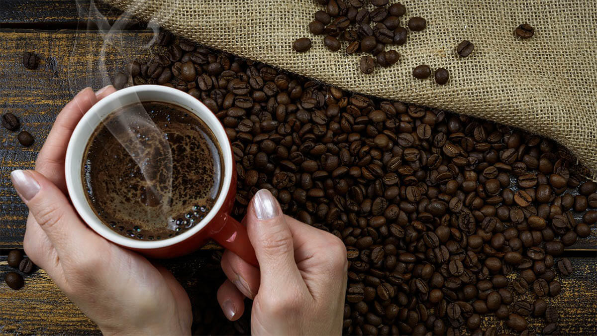 kaffee bohnen frau an