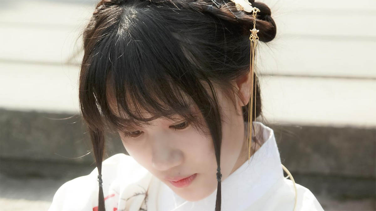 koreanisches maedchen an