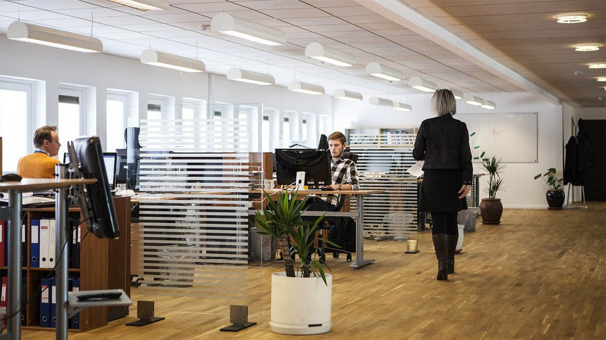 office mitarbeiter an