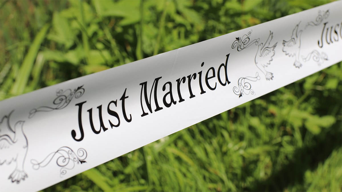 just-married-banner