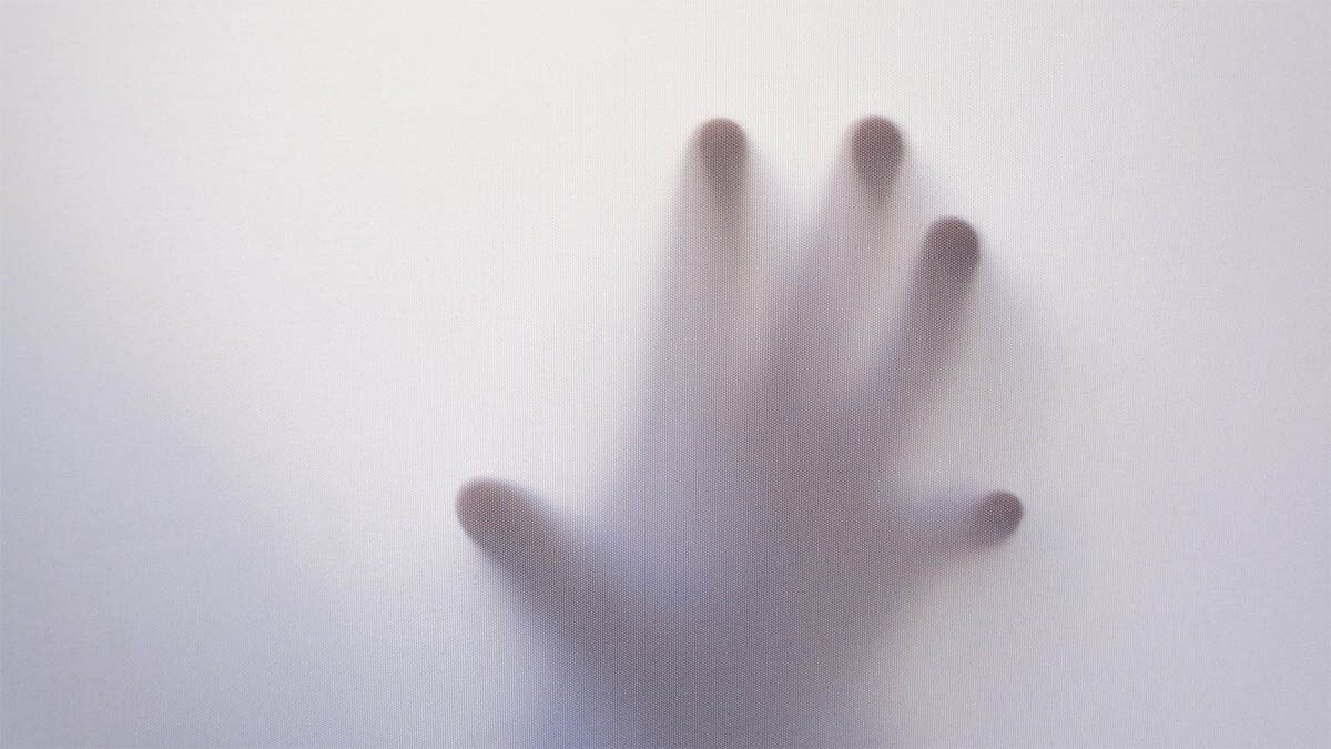 hand-vorhang-gruselig
