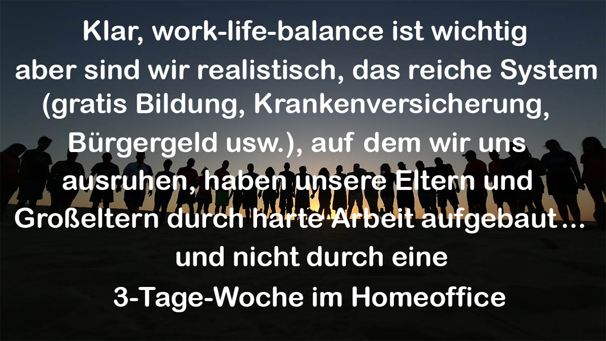 menschenkette nachts sonnenuntergang text
