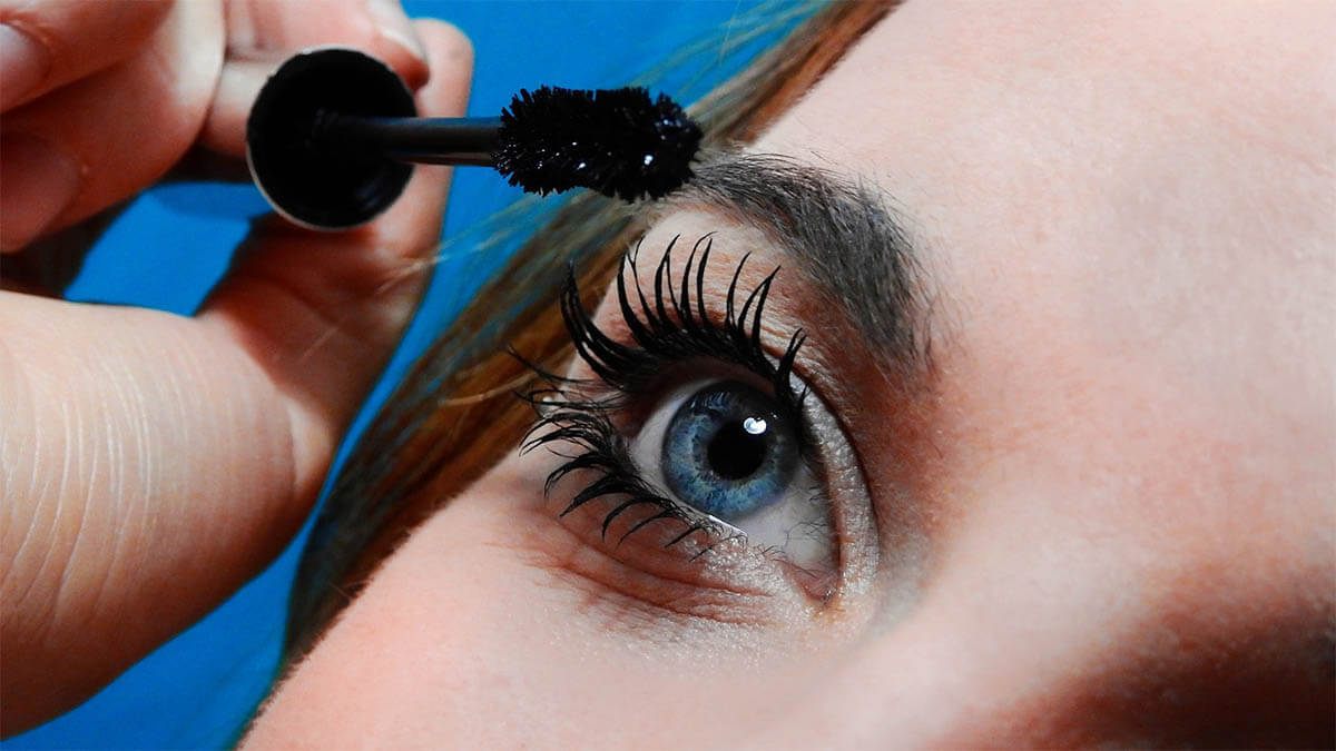 schminken wimpern auge an