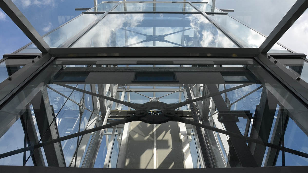aufzug hochhaus an