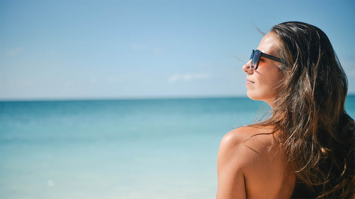frau sommer sonne meer an
