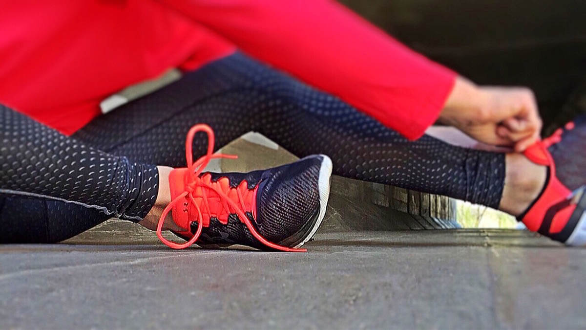 training-schuhe-binden