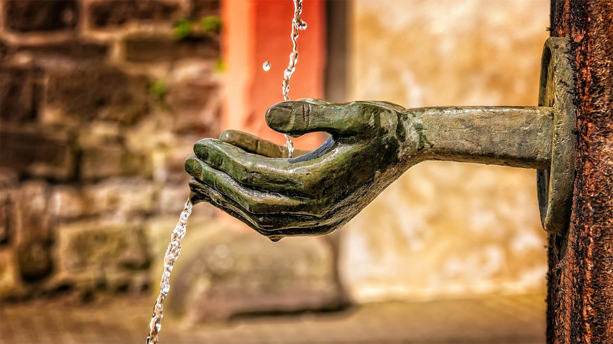 Nachhaltige Wassernutzung im Haushalt und Garten wasser-haende